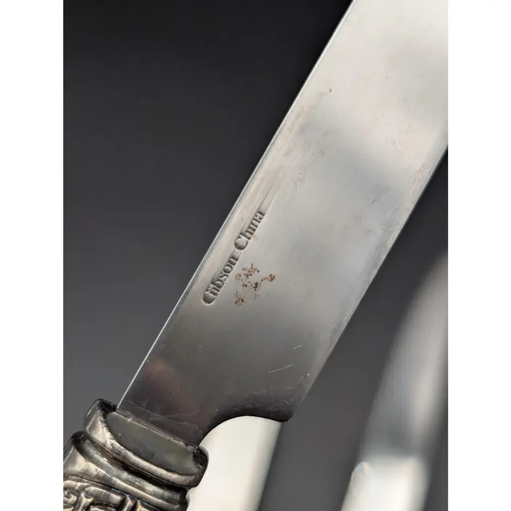 4 Gibson Roseland Serrated Dinner Knives White Pearlescent Handles Vintage Boho